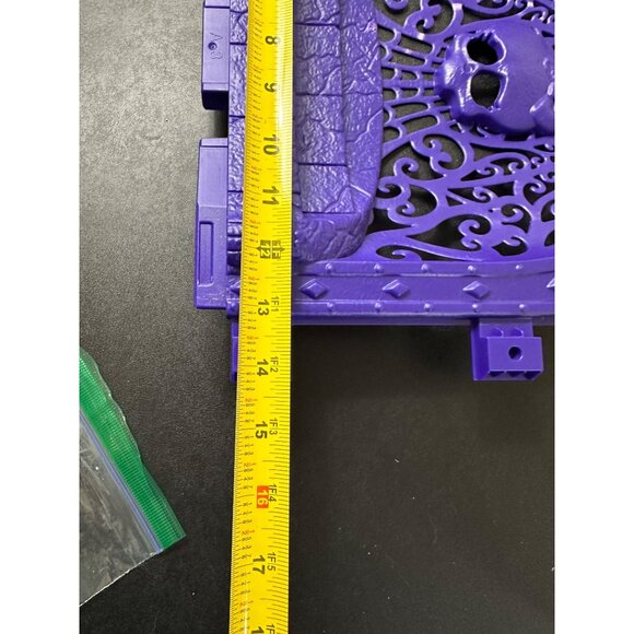 Monster High Freaky Fusion Catacombs replacement piece logo back wall and pegs - Picture 10 of 14